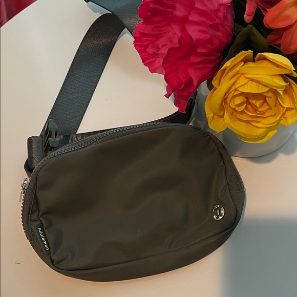 Lululemon Belt Bag - Picture 1 of 6